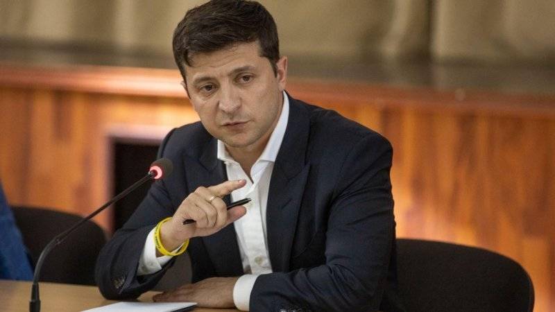 Зеленский напомнил депутатам «Слуги народа» о работе на благо украинцев