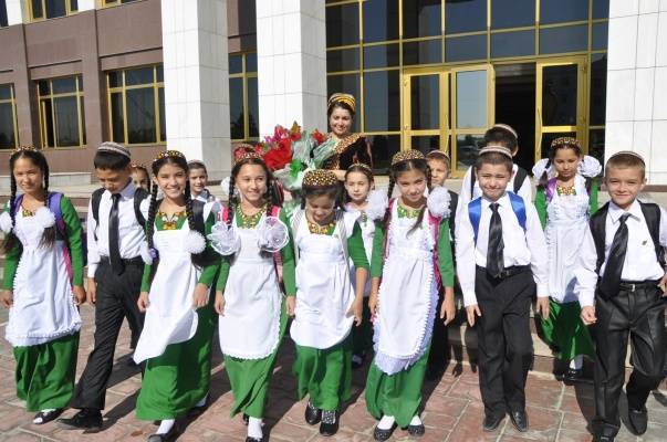 В Туркмении взятка за поступление в «русскую школу» составляет около $ 1000 — Новости экономики, Новости России