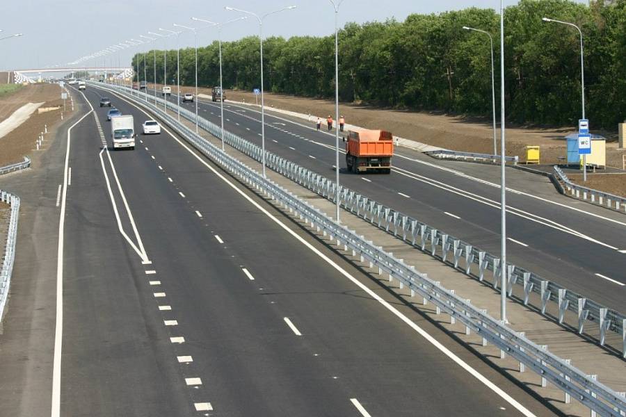«Ведомости»: От Краснодара к Крымскому мосту построят новую трассу. Строительство обойдется в 1 млрд рублей за 1 км дороги