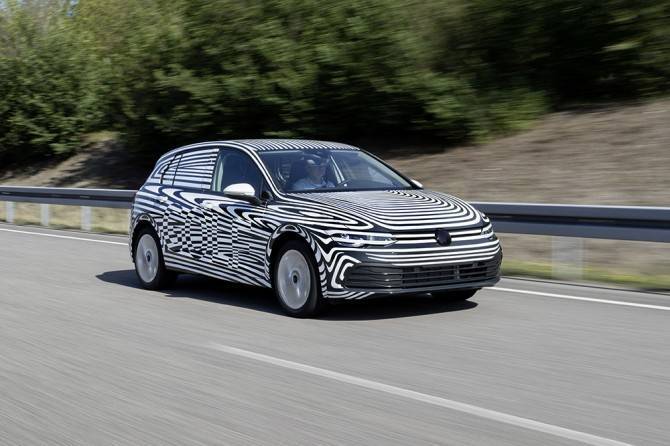 Новый Volkswagen Golf вышел на последний этап испытаний