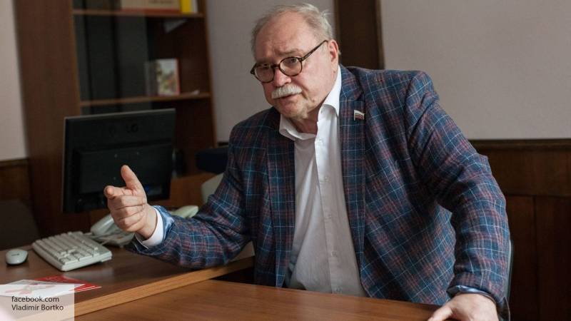 Бортко снял свою кандидатуру с выборов губернатора Санкт-Петербурга