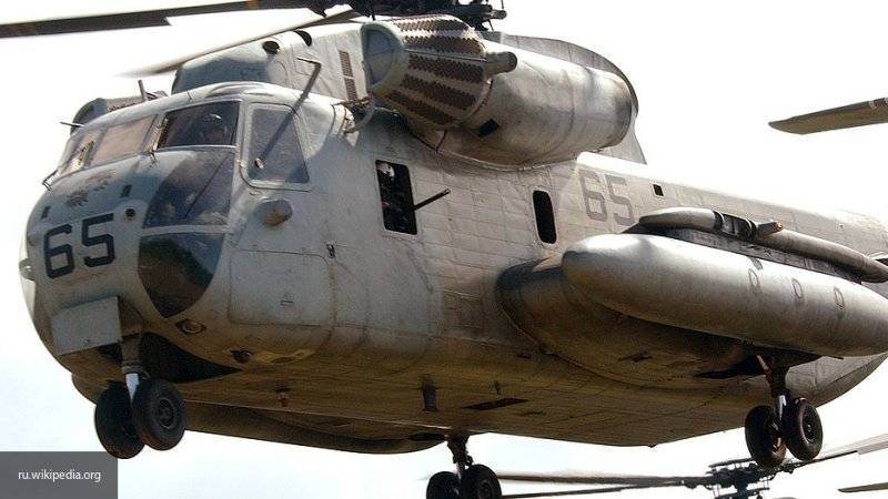 Военный вертолет США потерял иллюминатор во время полета в Японии