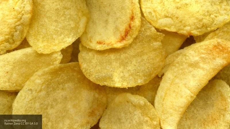Роскачество рассказало, какую опасность таят чипсы и картошка фри