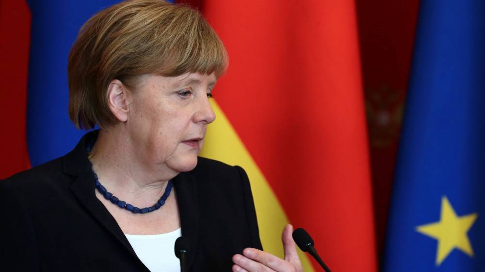 Немецкие СМИ рассказали, как фраза Меркель расколола страну