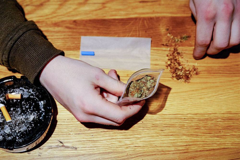 В Нидерландах проведут эксперимент по поставке легальной марихуаны в кофешопы
