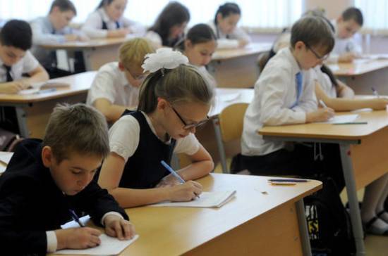 В России до конца года построят 100 новых школ