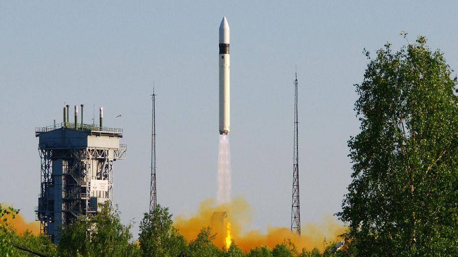 Военный спутник Минобороны успешно отделился от ракеты «Рокот»