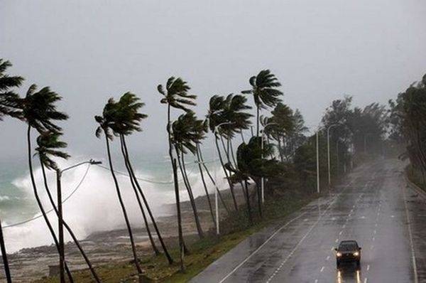 Ураган «Дориан» со скоростью ветра в 215 км/час приближается к США — Происшествия, Новости США