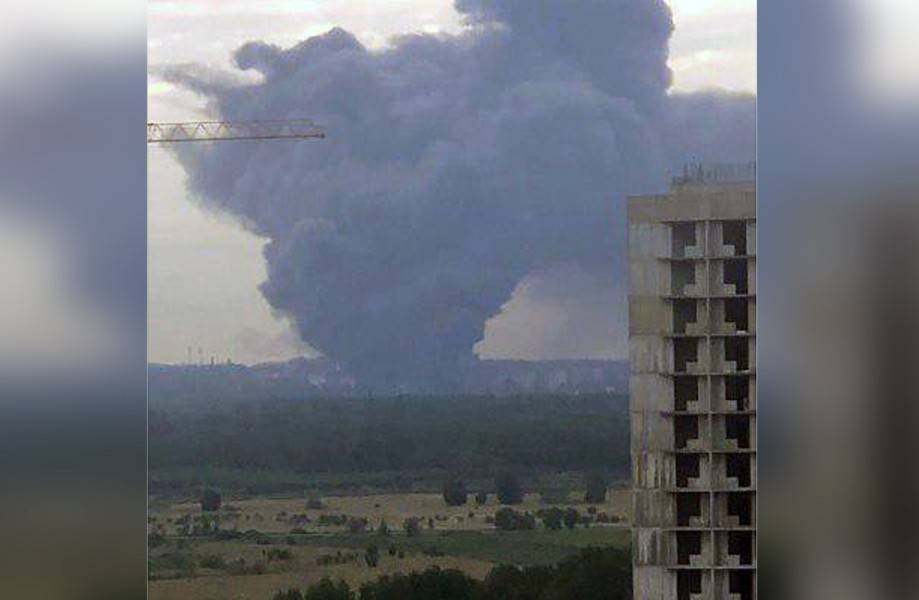 В Ленинградской области загорелся ангар на пощади 3 тыс квадратных метров
