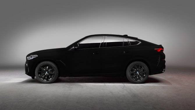BMW покажет Vantablack - самый черный и почти невидимый автомобиль