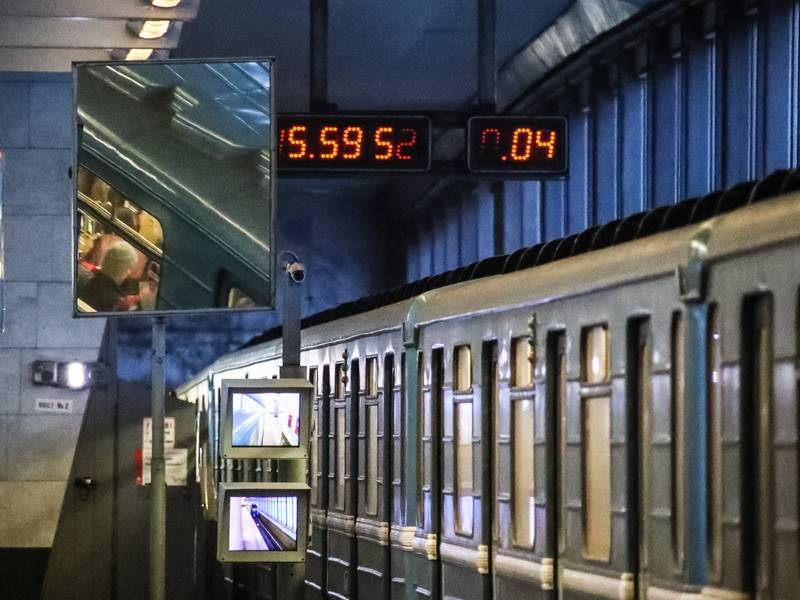Сбой произошёл на серой ветке московского метро