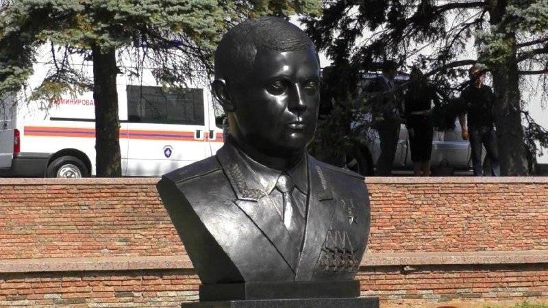 Памятник Захарченко появился в Донецке в годовщину его смерти