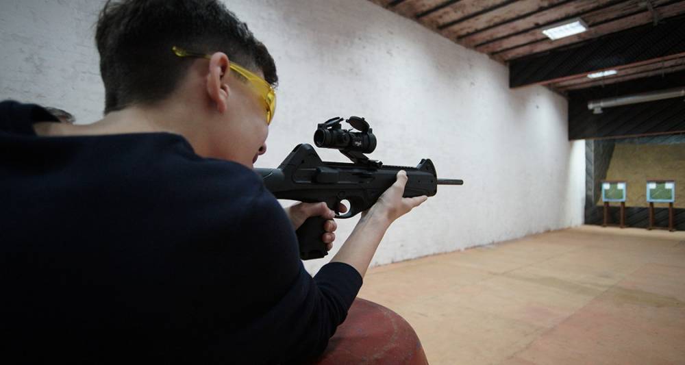 В школах хотят ввести уроки обращения с огнестрельным оружием