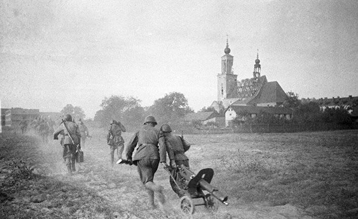 Эксперты: Польша была жертвой Германии и СССР, и нужно донести миру правду о II Мировой войне (Polskie Radio, Польша)