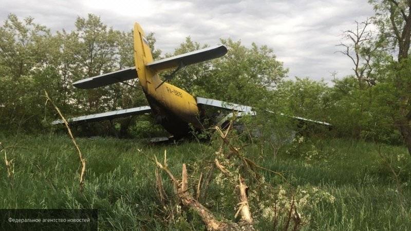 Самолет Ан-2 совершил аварийную посадку в Ростовской области, пострадавших нет