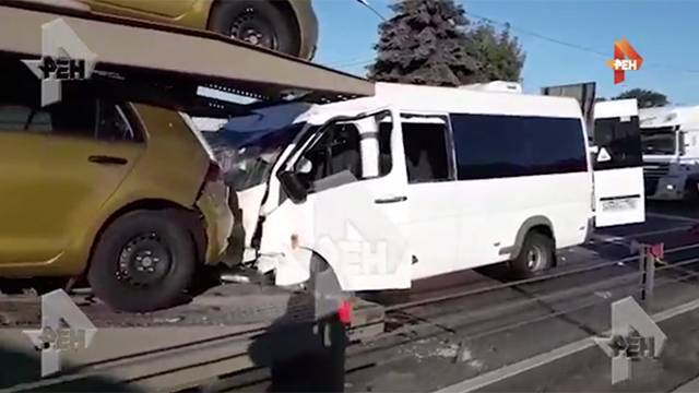 Семь человек пострадали в ДТП с микроавтобусом под Москвой.