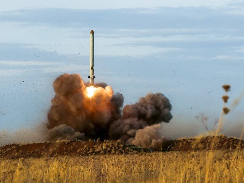 Баллистическую ракету «Искандера» запустили под Астраханью