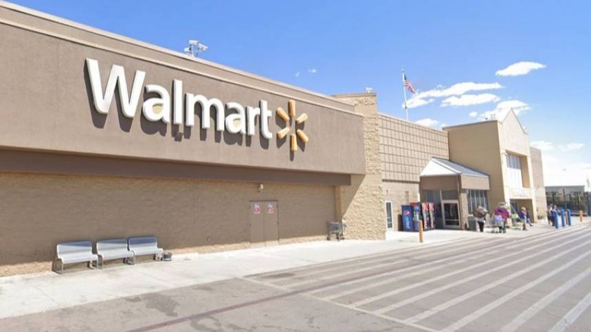 Видео: Стрельба произошла в магазине Walmart в США