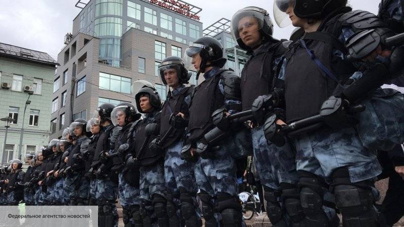 Карнаухов рассказал, как из-за незаконного митинга оппозиции вылетело в трубу 140 млн рублей