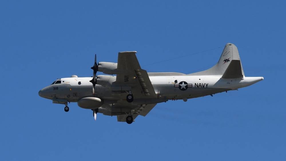 Американский военный самолет провел разведку у крымского побережья