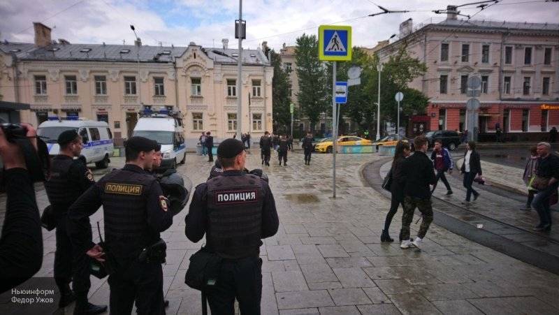 Пучков обвинил организаторов незаконных митингов в истериках и подготовке "майдана"
