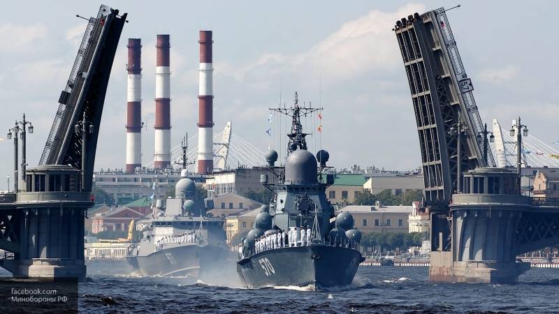 National Interest поделился своей оценкой российского флота на параде в Петербурге