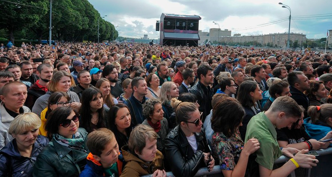 Более 300 тысяч человек пришли на фестиваль "Шашлык Live" в Парке Горького