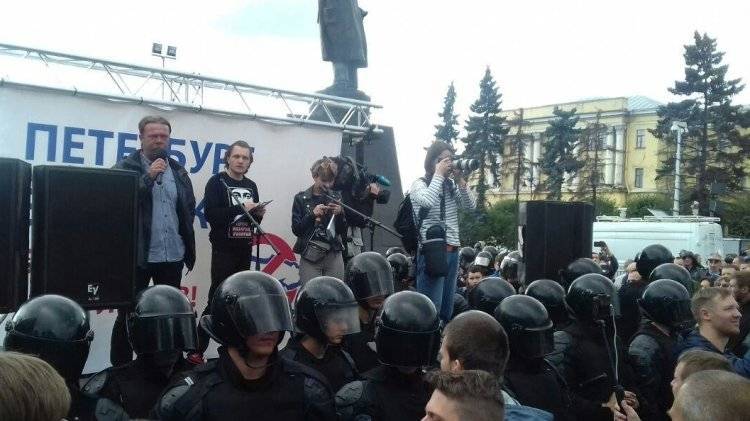 Вишневсий разглядел «провокаторов» в толпе мирных участников митинга в Петербурге