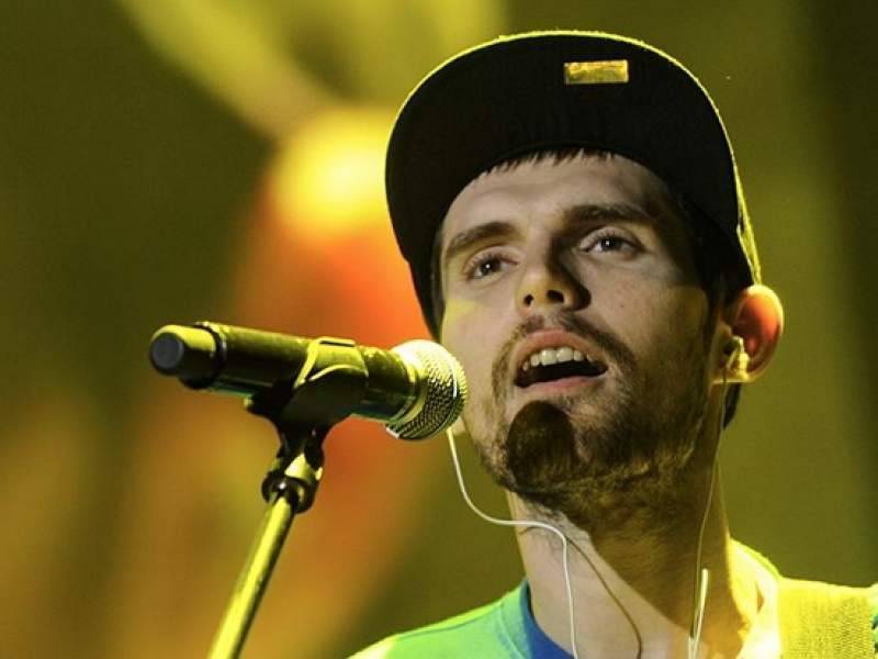 "Гуманоиды - враги, гуманоидам не больно":российский рэпер записал песню о протестах в Москве
