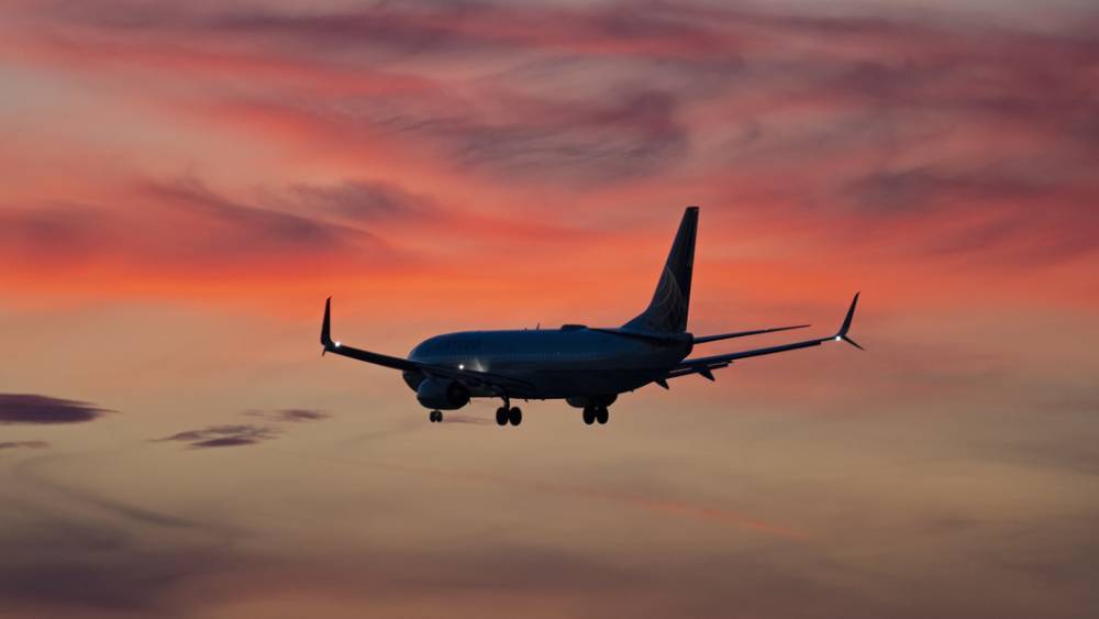 Пьяных пилотов не пустили за штурвал: Авиакомпания United Airlines отменила рейс из Глазго в Ньюаркл