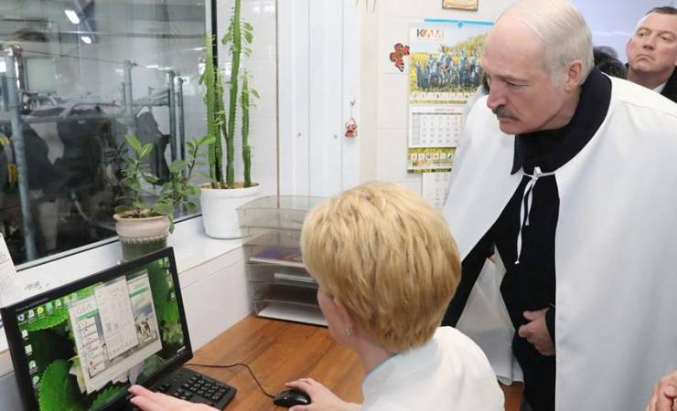 От мусорки до... мусорки: как изменяется отношение Лукашенко к интернету