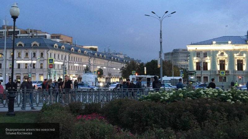 Семерых подростков задержали на незаконной акции в Москве