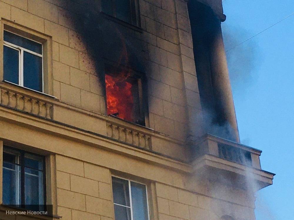 Росгвардейцы спасли семью из горящей квартиры в Москве