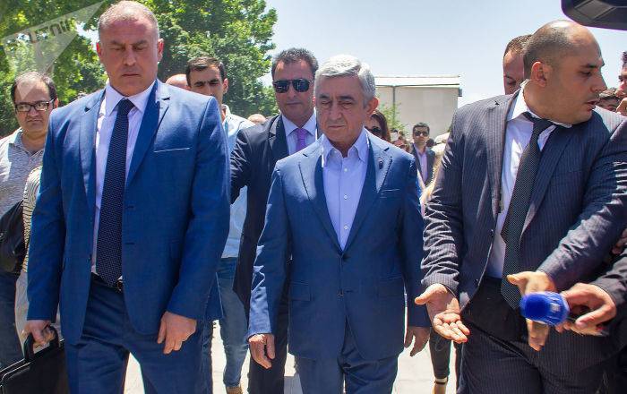 Экс-президент Армении Серж Саргсян провел встречу с молодыми республиканцами
