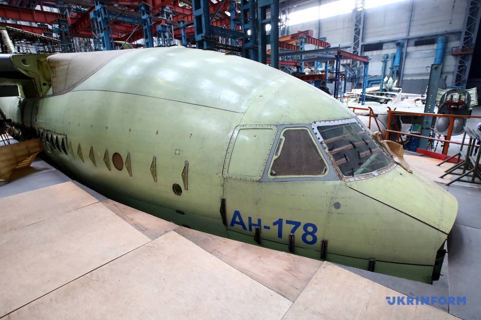 Первый украинский самолет Ан-178 без российских деталей готовят к испытаниям