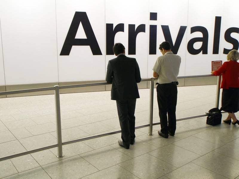 Рабочие лондонского аэропорта отменили забастовку