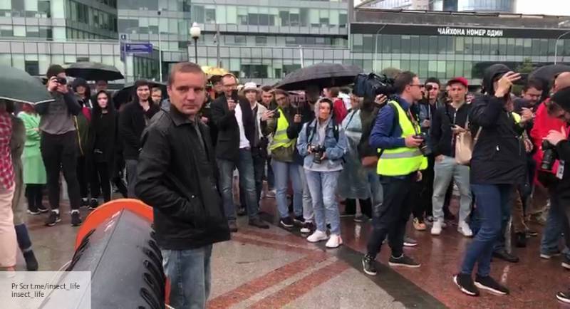 Фельдман уличил навальнистов в формировании костяка для массовых беспорядков в Москве