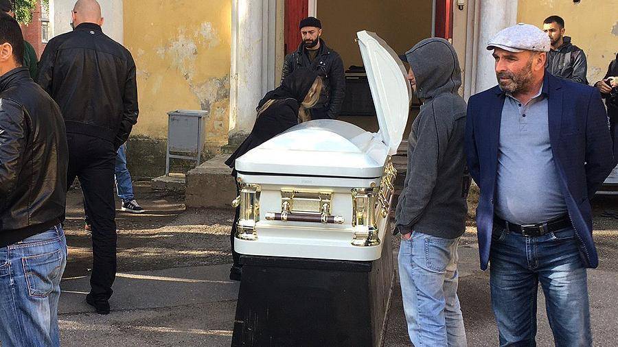 Российского боксера Дадашева похоронили в Петергофе