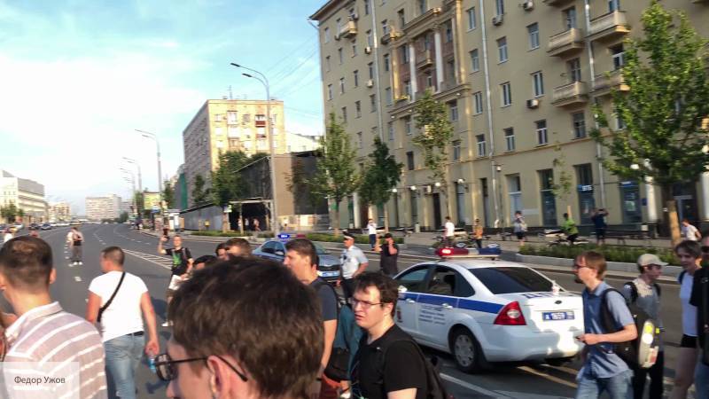 Полиция задержала еще трех участников массовых беспорядков в Москве 27 июля