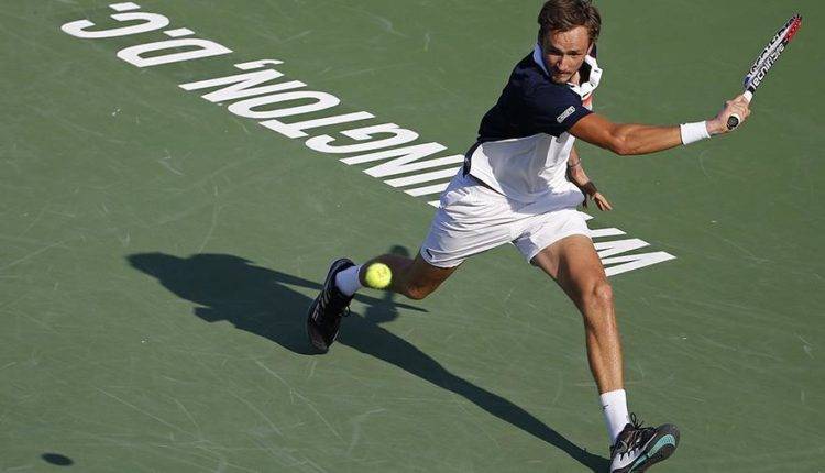 Теннисист Медведев проиграл в финале турнира ATP в Вашингтоне