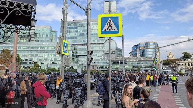 Истинная поддержка у организаторов незаконных митингов крайне мала, убежден Крутаков