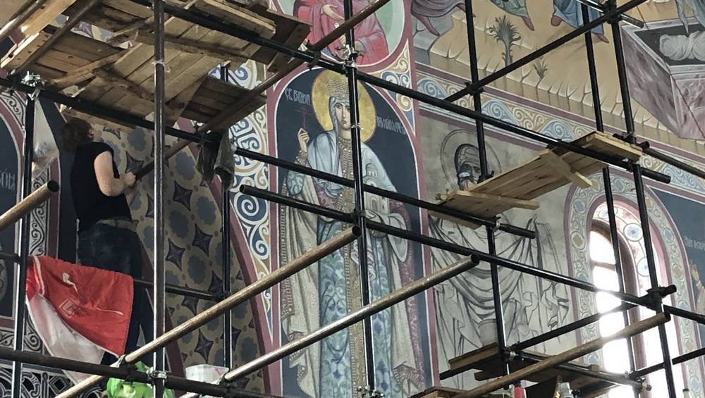 Стены и своды Брянского кафедрального собора покрыли чудные росписи - bragazeta.ru - Брянск
