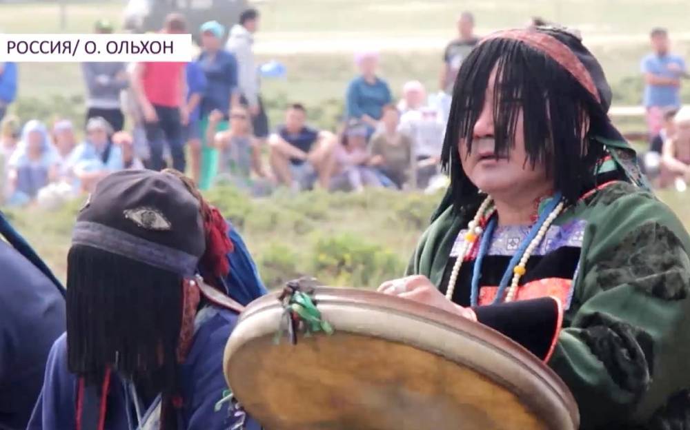 Около 50 шаманов провели «дождевой» обряд на Байкале