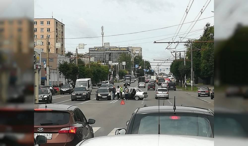 ДТП парализовало движение в центре Смоленска