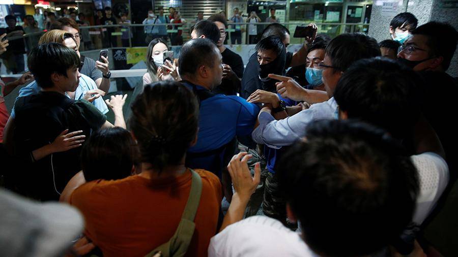В Гонконге демонстранты призвали к всеобщей забастовке