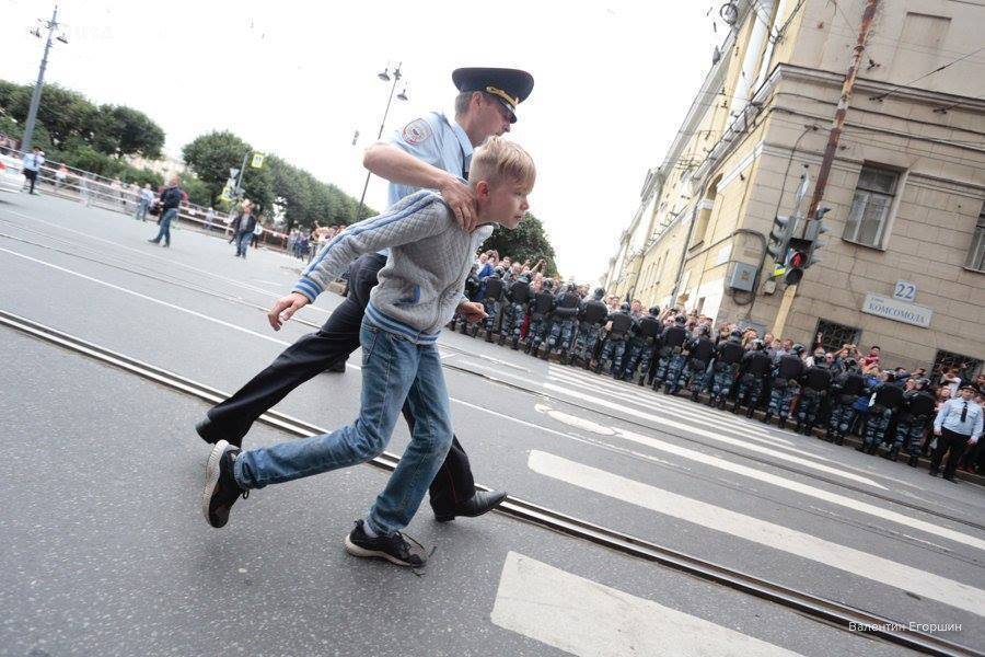В России обвинили американцев в организации многотысячных протестов