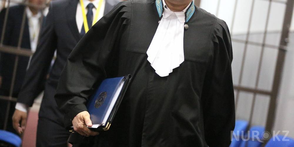 Судью в Актобе наказали за то, что ушел с работы на 2 часа