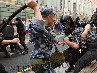 Полицейская жестокость как следствие российской нищеты