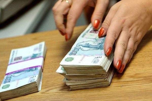 Работница банка украла у клиента 10 млн рублей в Брянке