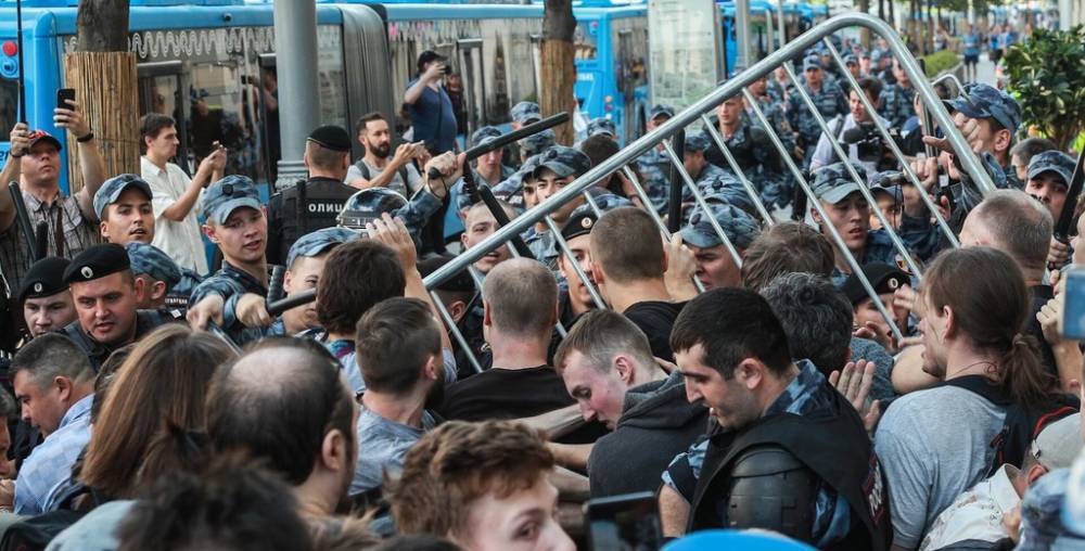 Майдан «на экспорт»: журналист рассказал, какая цель у показательных протестов в Москве